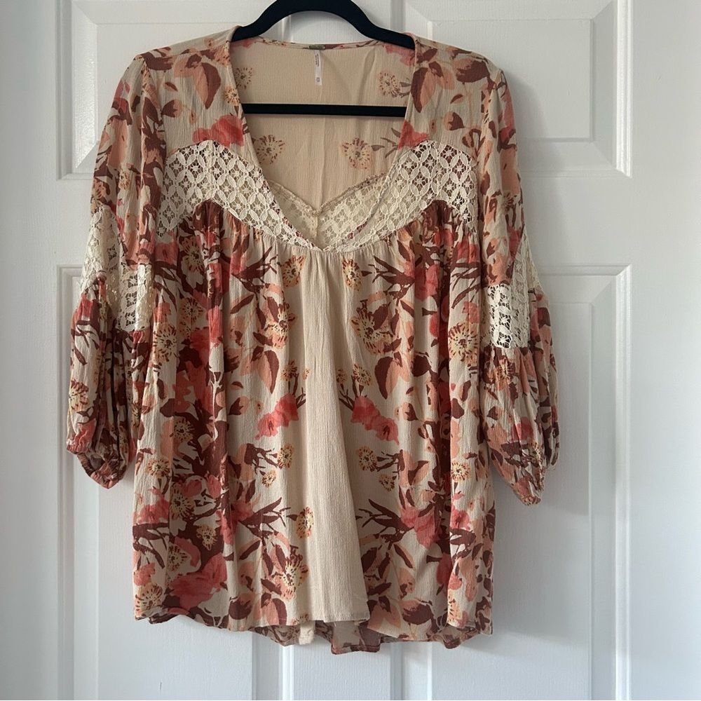 Free People Neutral Colored Boho Floral Peasant Top with Lace Fall